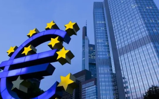 金色早报 | 欧洲央行行长：加密货币和 DeFi 可能对金融稳定构成真正风险